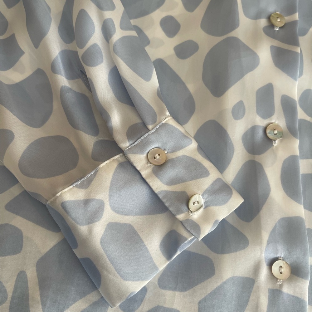 Zara Abstract Blue and White Blouse - Picture 9 of 15